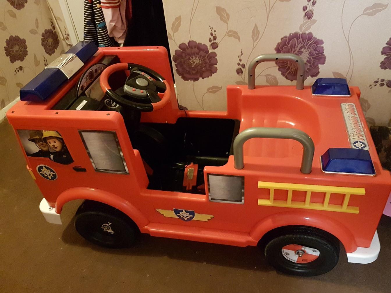 Fireman Sam 12v battery powered ride on in WS11 Cannock Chase für 60,00