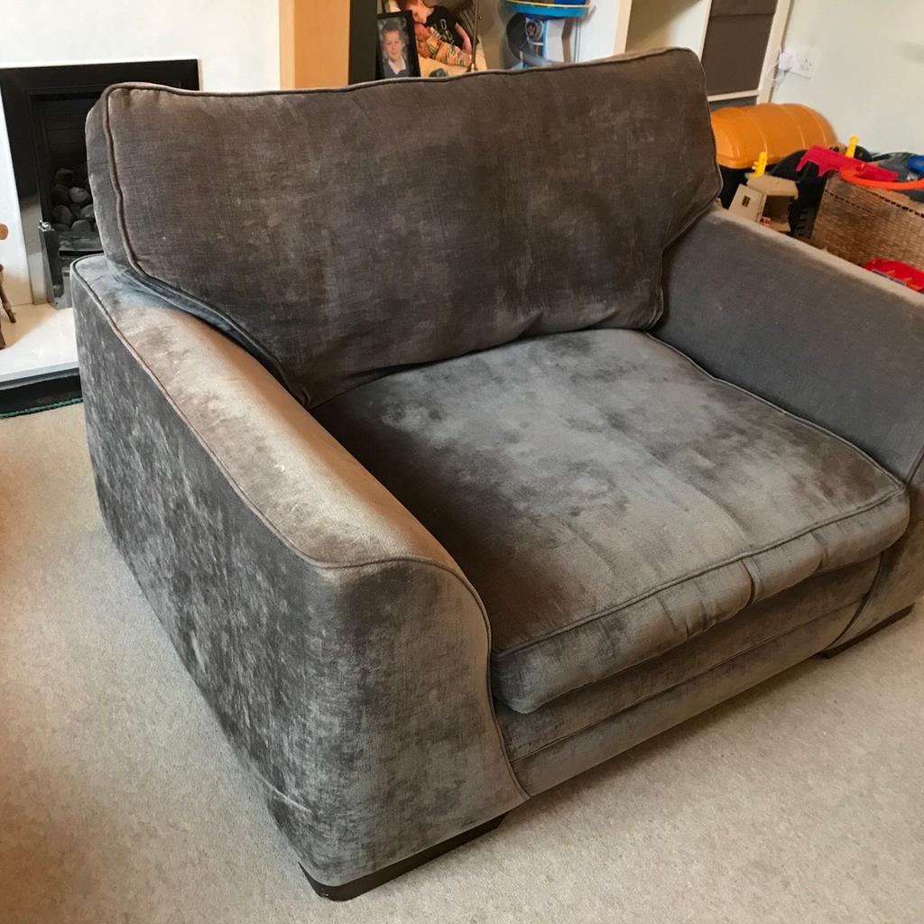 SCS 'Ashley Manor' Love Seat Sofa in WF14 Battyeford for £50.00 for ...