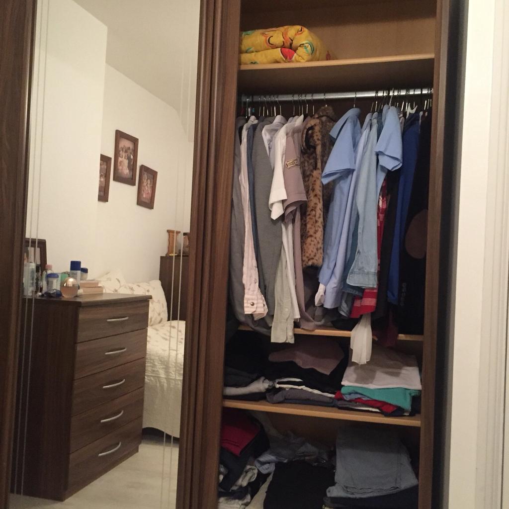 SLIDE DOOR WITH MIRROR HARVEYS WARDROBE in EN3 Enfield für £ 250,00 zum