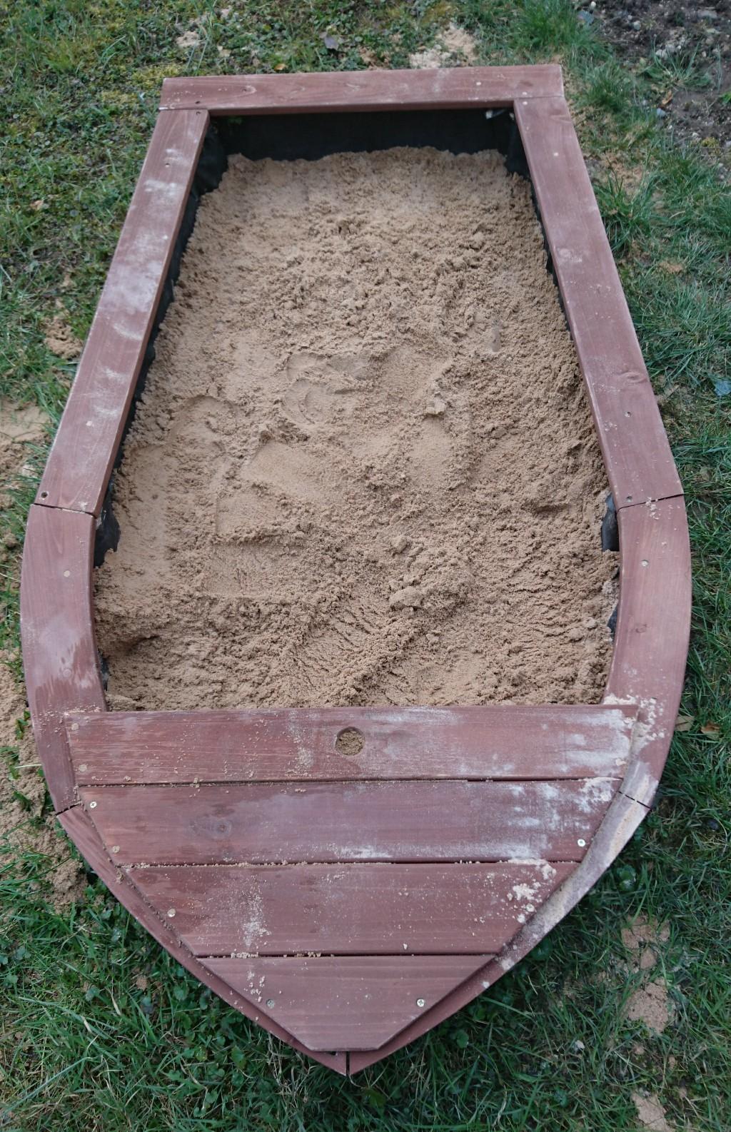 Sandkasten "Boot" zu verschenken!! in 77815 Bühl für gratis zum