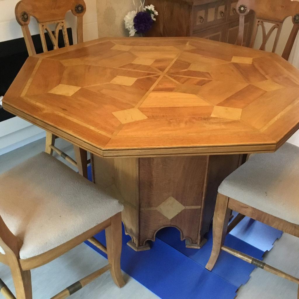 Barker & Stonehouse "flagstone" dining table in TS23 Billingham für £