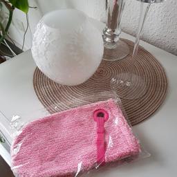 Verkaufe neuen Körperpflegehandschuh von Jemako in  der Spezialfarbe pink.  Zum rum liegen zu schade.