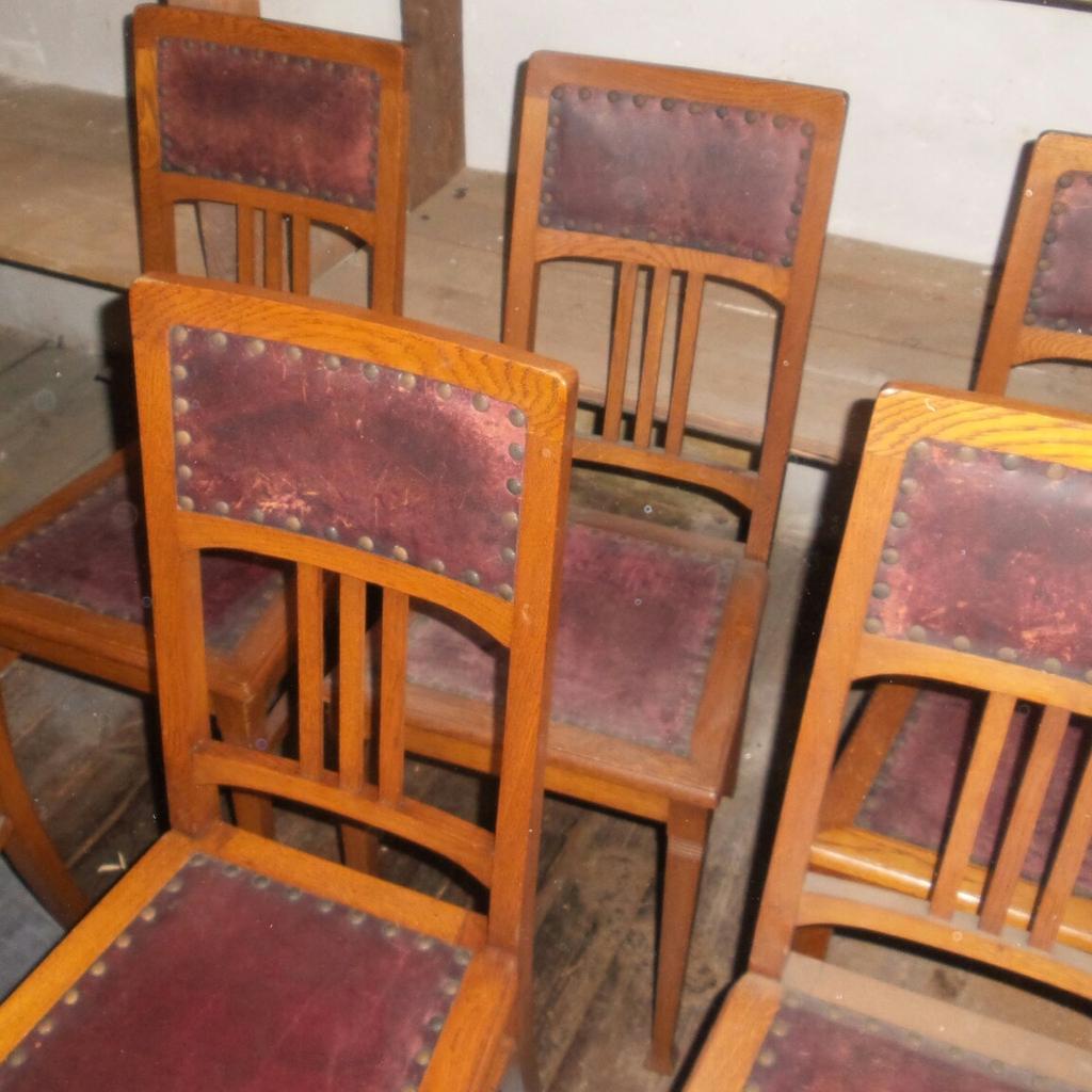 6 antike Stühle mit roter Ledersitzfläche in 67480 Edenkoben für € 120