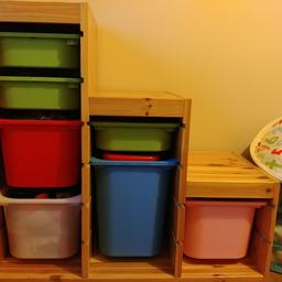 Ikea toys storage unit with baskets in great condition.
99x44x94