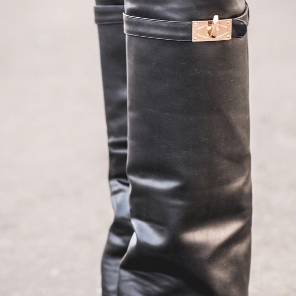 Jessica buurman givenchy on sale boots