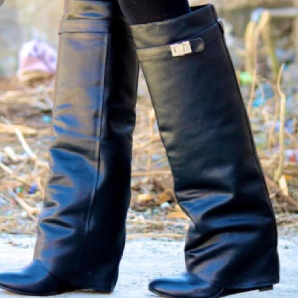 Jessica buurman outlet givenchy boots