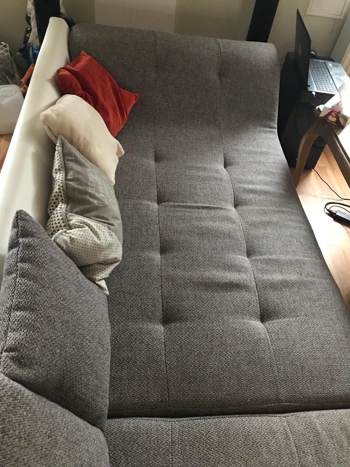 Sofa Couch Liegewiese breit weiß grau in 86150 Augsburg for €250.00 for ...