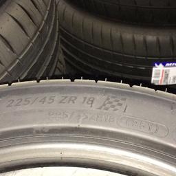 Ich verkaufe 4 Reifen von der Marke Michelin. Größe: 225/45/ZR18 95Y
DOT: 4316

Die Reifen waren nie auf Felgen montiert und sind daher neu. Der Neupreis lag im Sommer bei 560€.