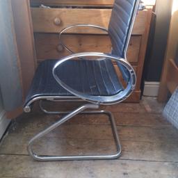Fantastic office/computer chair, great condition and well made heavy sturdy chair.
Have seen this exact chair used in films