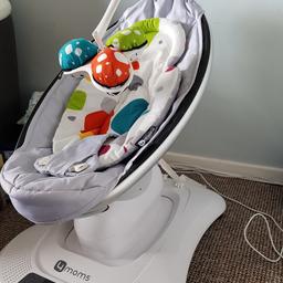 *Very good condition 
*no scratches ,holes etc 
*hanging toys are a bit low but this doesn't   affect use
*newborn insert 
*it is been washed and is ready to use  
*from smoke and pet free home