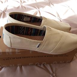 Brand new in the box Tom's. Natural in colour. Size 6 /w8