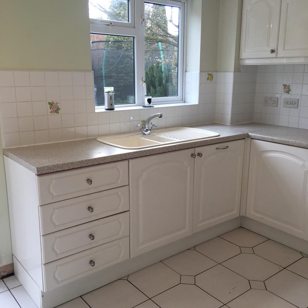 Full Kitchen including work surface in WV14 Dudley for £300.00 for sale