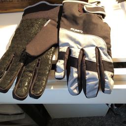 Thick snow gloves