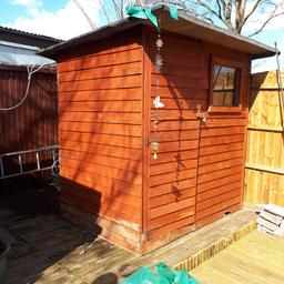 Decent shed damp inside not rotten (see piks) welcome to view buyer to dismantle