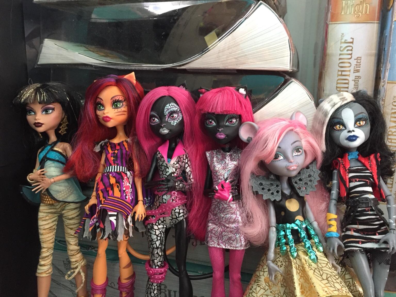 Monster High bundle in Bolsover for £30.00 for sale Shpock