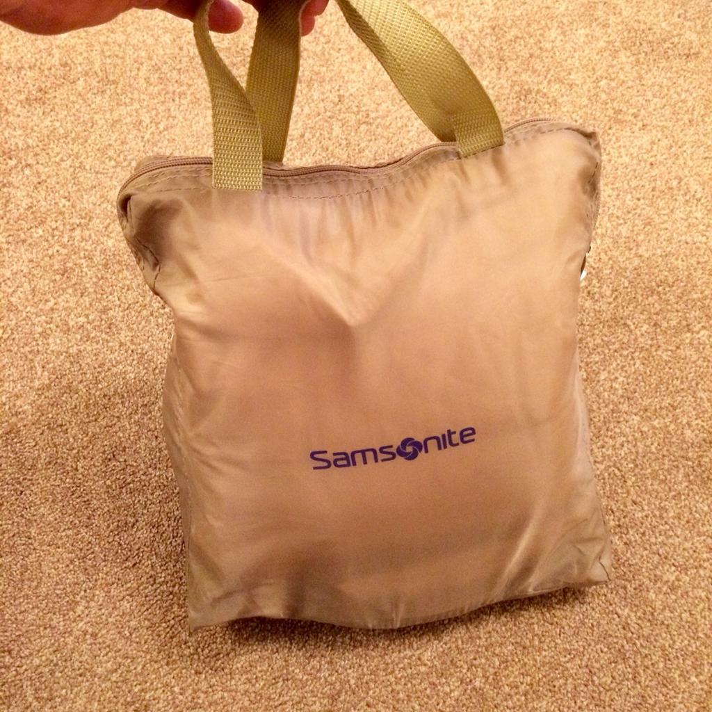 Samsonite pop up travel cot in B77 Tamworth for £10.00 for sale Shpock