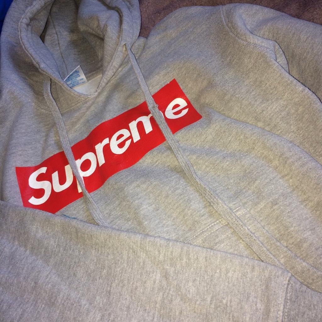 Fake supreme clearance jumper