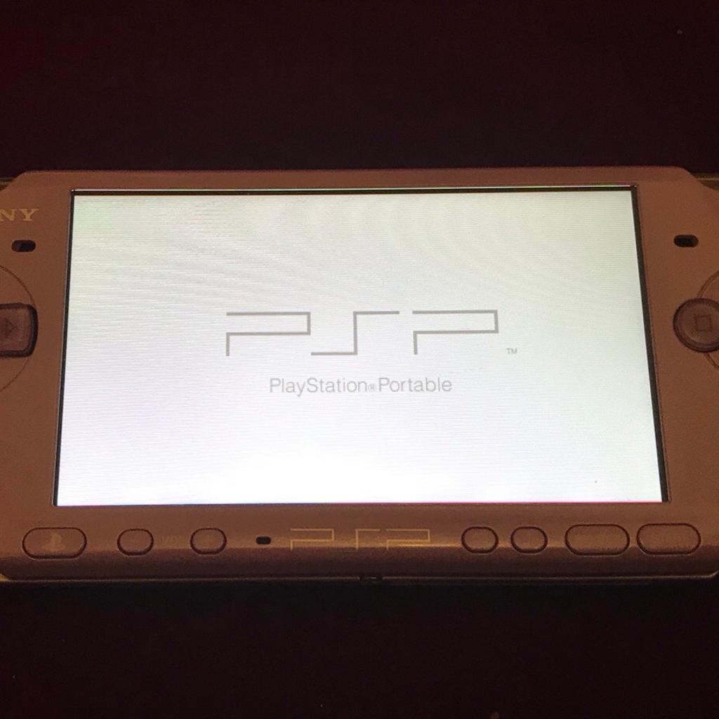 PSP LIMITED EDITION HANNAH MONTANA CONSOLE. in RM17 Grays für £ 40,00 zum Verkauf Shpock AT