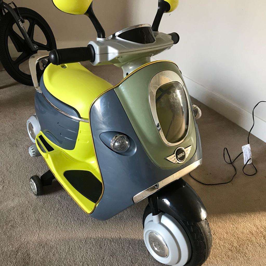 Mini cooper scooter 6v deals ride on