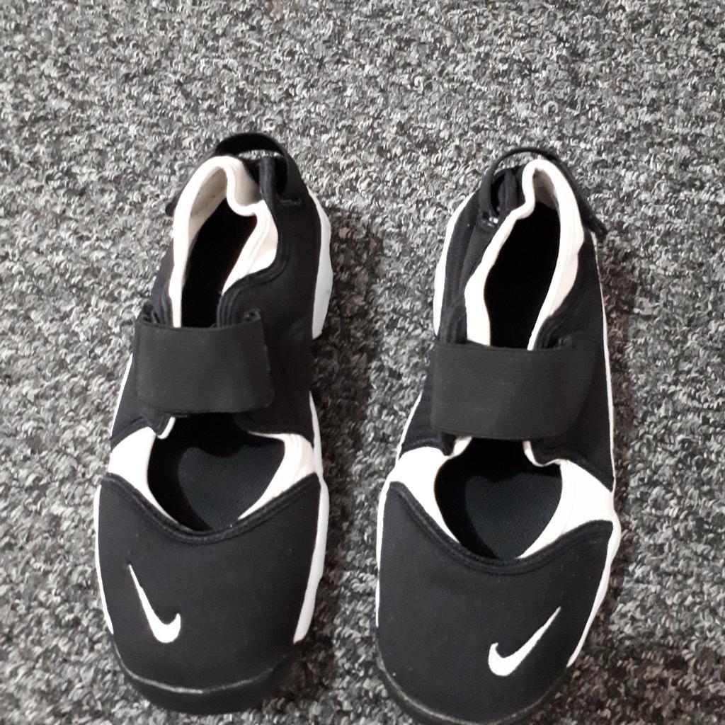 mens nike rifts size 8