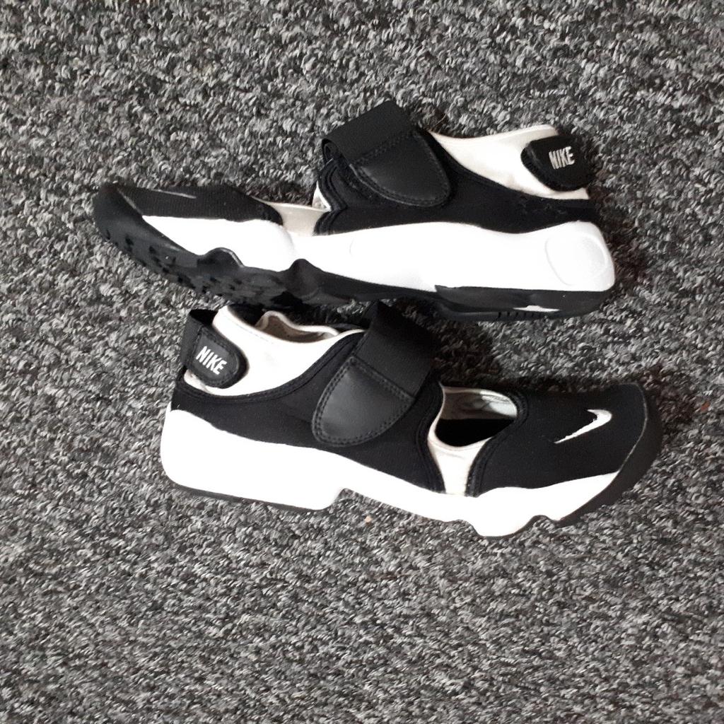 mens nike rifts size 11