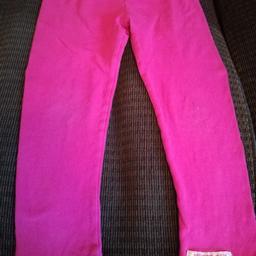 Girls 3-4 year peppa pig trousers
Excellent condition