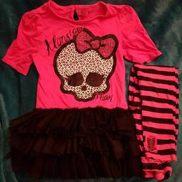 Beautiful Monster high tutu dress with matching leggings age 5-6 years
was only worn once for my daughters birthday party and she looked fab!!
perfect for any momster high fan!
collection  Wythenshawe M22 or i can post at buyers cost!