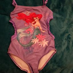 Disney Ariel costume
Size 5-6 years
This is Beautiful only worn once as we forgot she  had it so its in perfect condition 
looks  well cute on has gaps at both sides!
purchased Originally from the disney store!
collection  Wythenshawe M22 or will post at buyers cost!