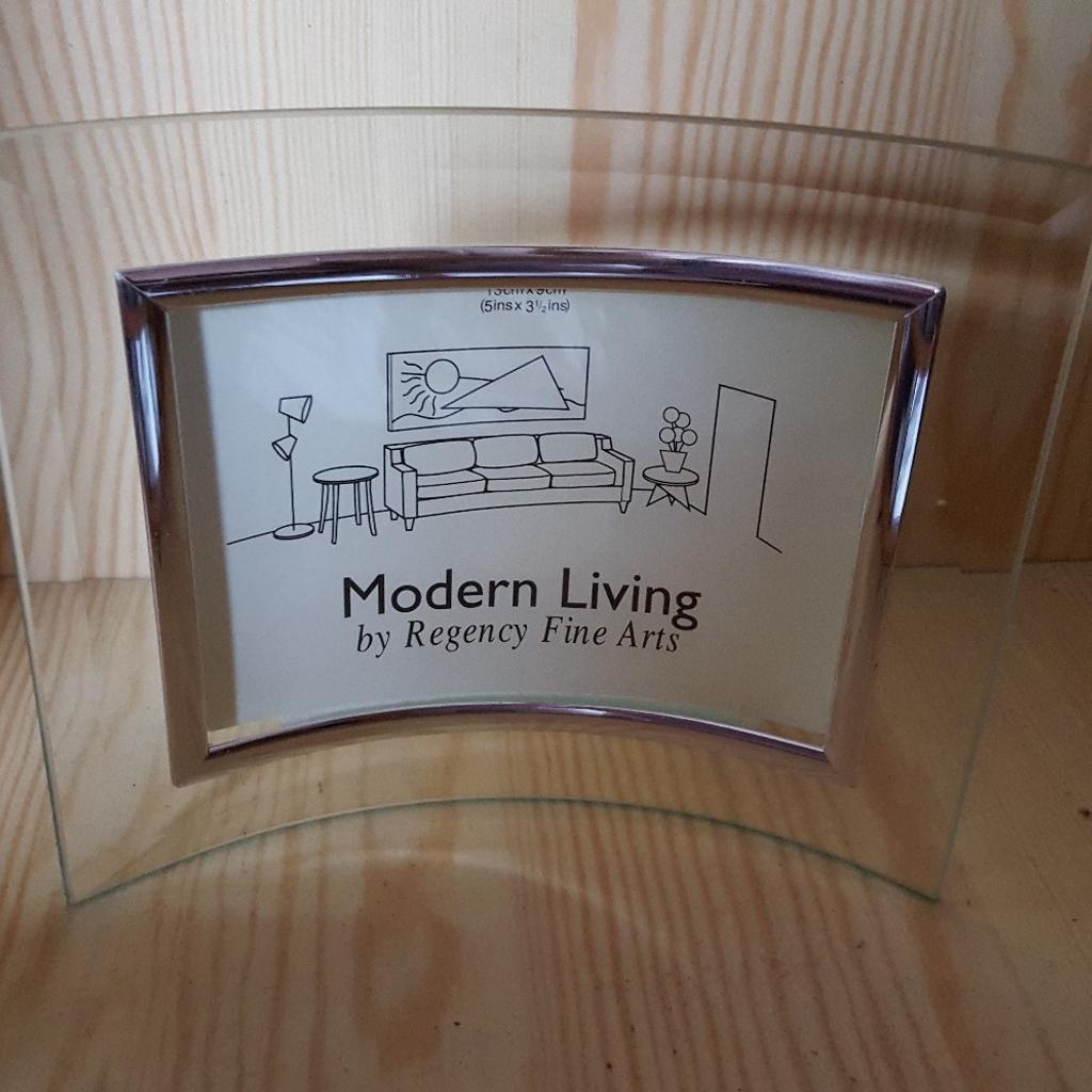 Curved Glass Photo Frame Landscape in SP10 Valley für 2,00 £ zum Verkauf Shpock DE