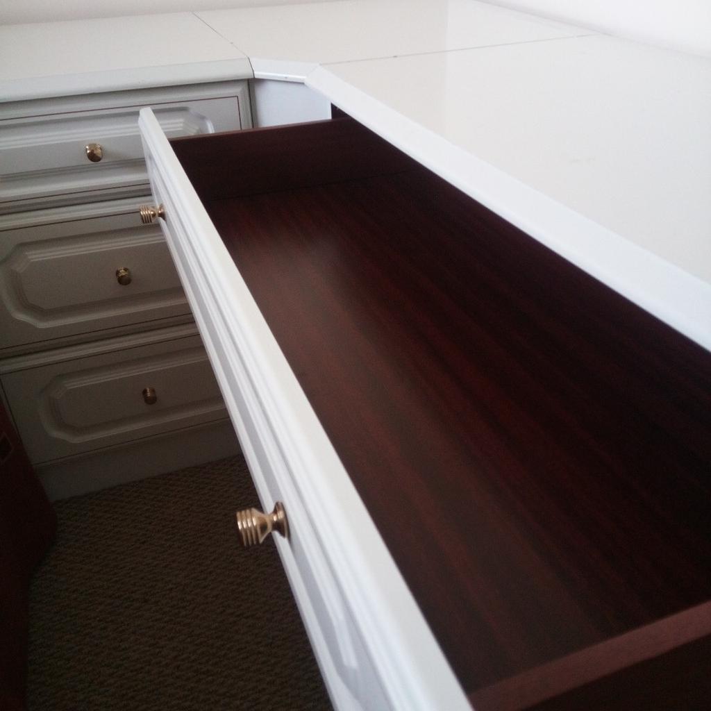 Bedroom corner drawer unit in South Staffordshire for £20.00 for sale