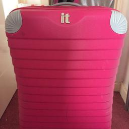 Large pink suitcase only used a couple of time not needed anymore good condition apart from a m a few scuf mark but nothing major