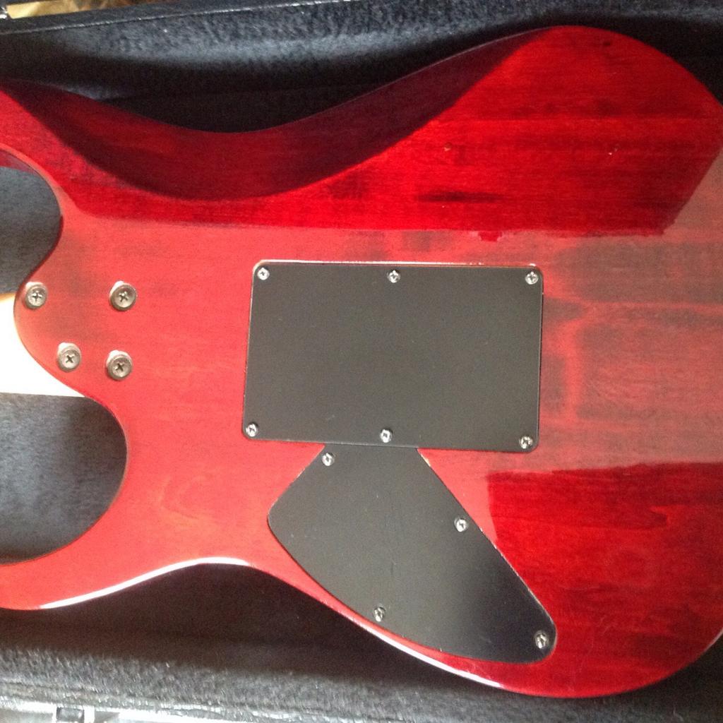 Ibanez RG320FA electric guitar rare in Wakefield für £ 180,00 zum