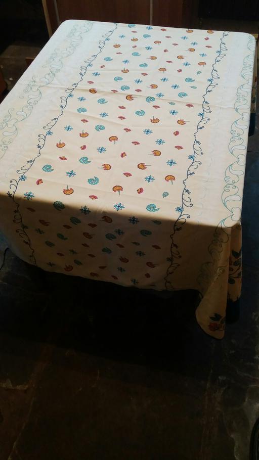 Buy & Sell Neath Port Talbot - Wales Ystalyfera - Neath Port Talbot - Photos for Pretty Vintage Tablecloth