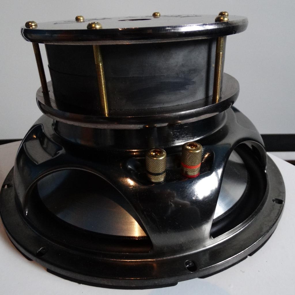 Subwoofer von USBlaster mit 600W RMS! in 48565 Steinfurt für € 40,00