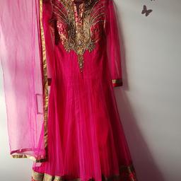 Anarkali Party Dress
Fushcia Color
Size S/M
Very good condition as new