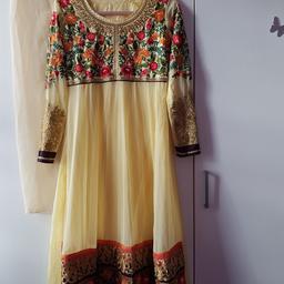 Embroided Anarkali Party Dress
Size S/M
Very good condition as new