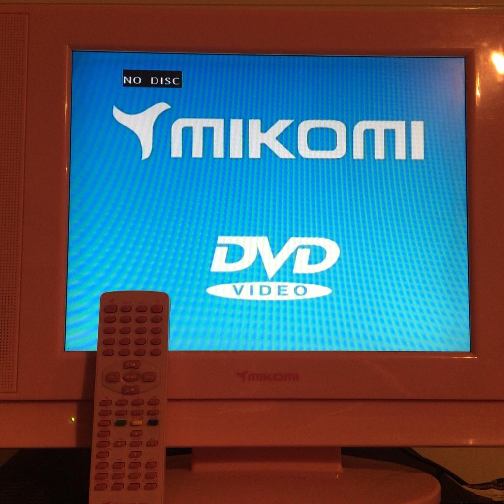 Pink tv (built on DVD player) in NW7 London für 10,00 £ zum Verkauf