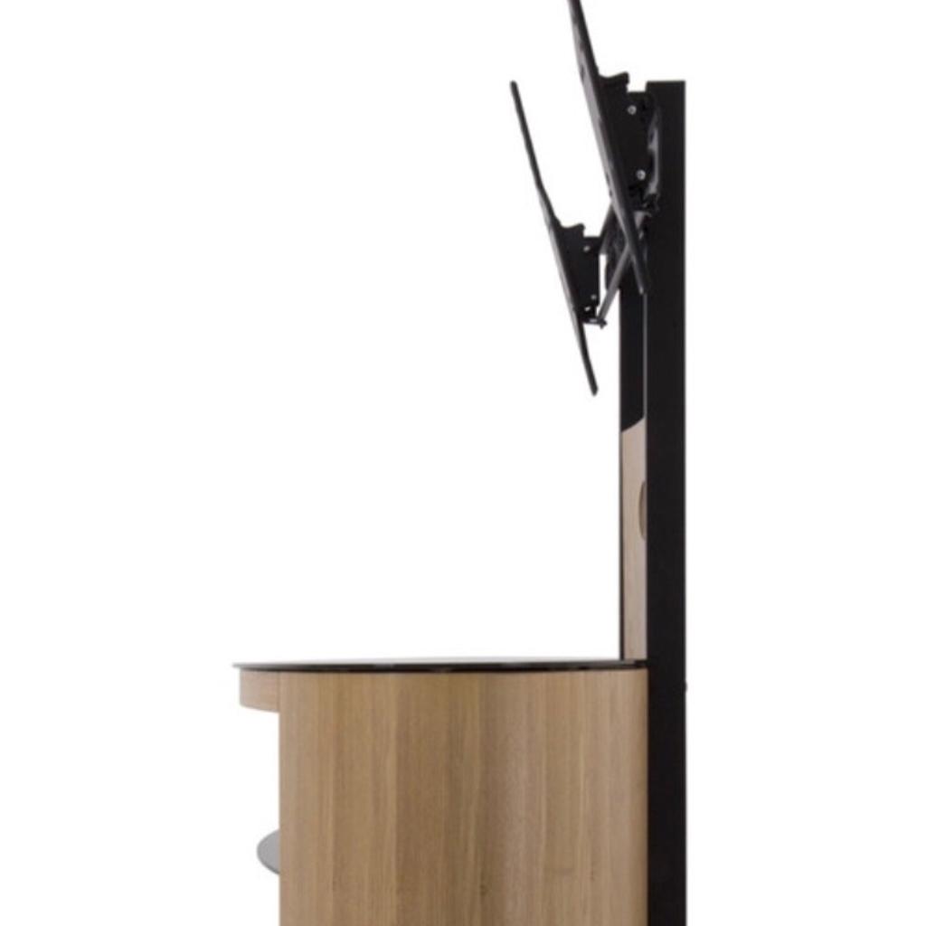 AVF Affinity Buckingham Oak TV Stand in SG2 Stevenage for £125.00 for