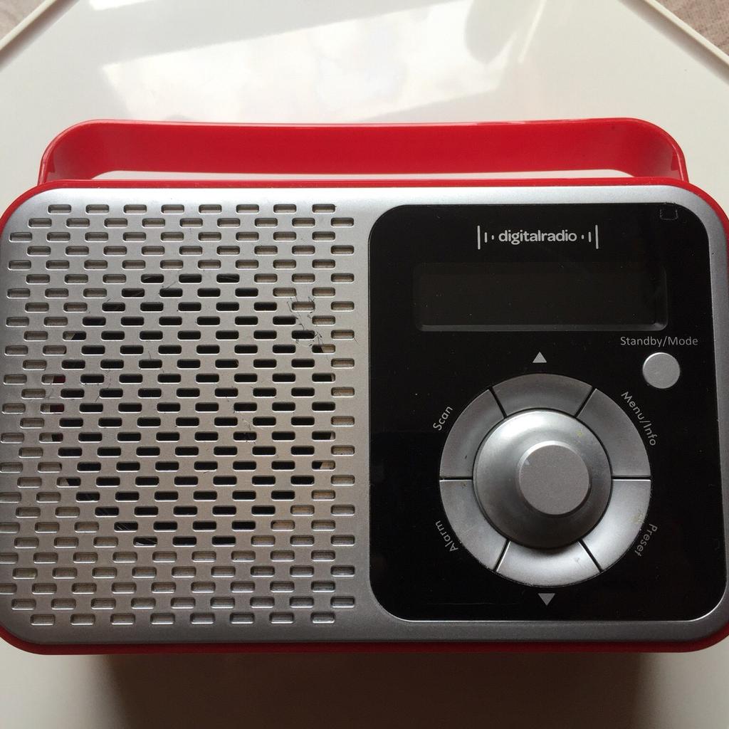 CHERRY BATTERY POWERED RADIO in SW9 Lambeth für £ 2,00 zum Verkauf