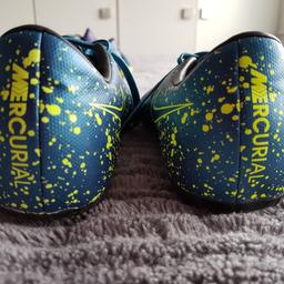Turquoise/Yellow Football Studded Boots
UK3
Used but good condition.