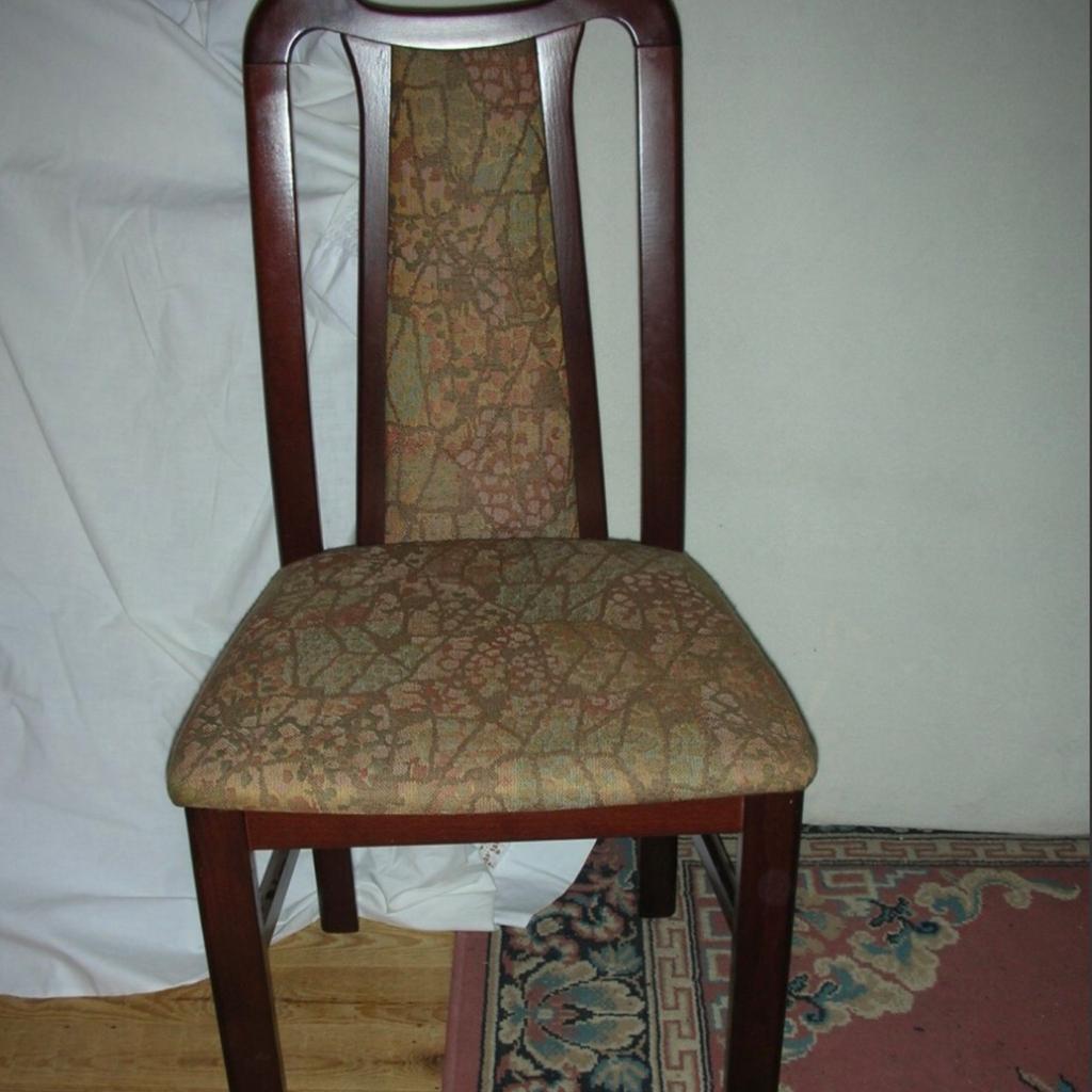 Säljer två stycken fin stolar i antik stil.
Totalt för båda = 300 kr

Finns att hämta i Hässelby Villastad...

Det är endast en stol på bilden!

Se gärna även mina många andra annonser här,
genom att trycka på min bild ⛄️ Snögubben! 😃
Mycket fler saker, kläder, skor m.m
kommer att komma upp… 👍🏼👍🏼
så följ mig här så ni inte missar nåt… 😁😉😉