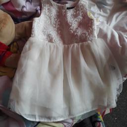 Age 1-2 gorgeous dress worn once gold and cream