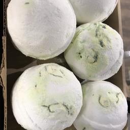 Assorted Large Bath Bombs x 30.
Collection only due to weight.
Can post at cost, probs around £4.
Great for Pamper Hampers, Car Boots or just keep for yourself.
Less than 70p each