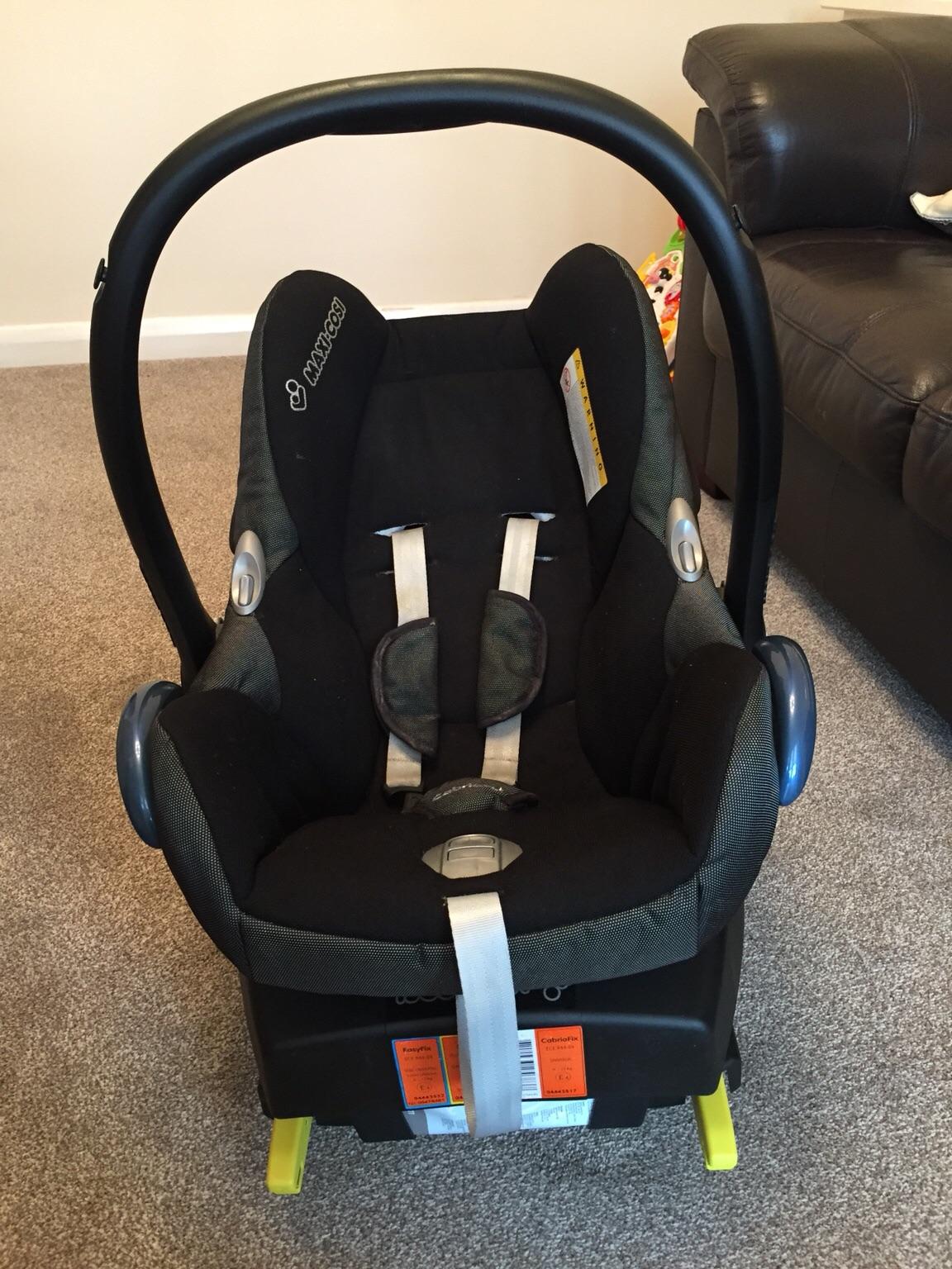 MaxiCosi Cabrio Car Seat and EasyFix base in LE9 Blaby für 30,00 £ zum
