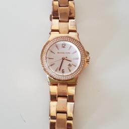 Verkaufe selten getragene Michael Kors Uhr in rosegold.
Versand und Paypal möglich