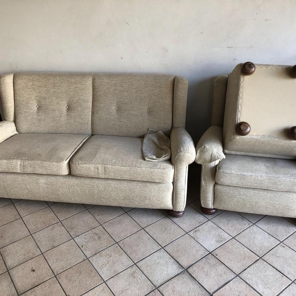 Sofa, Sessel mit Hocker in 4600 Wels für 70,00 € zum Verkauf Shpock DE