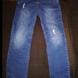 Girls 6-7 year jeans
Worn but still vgc
