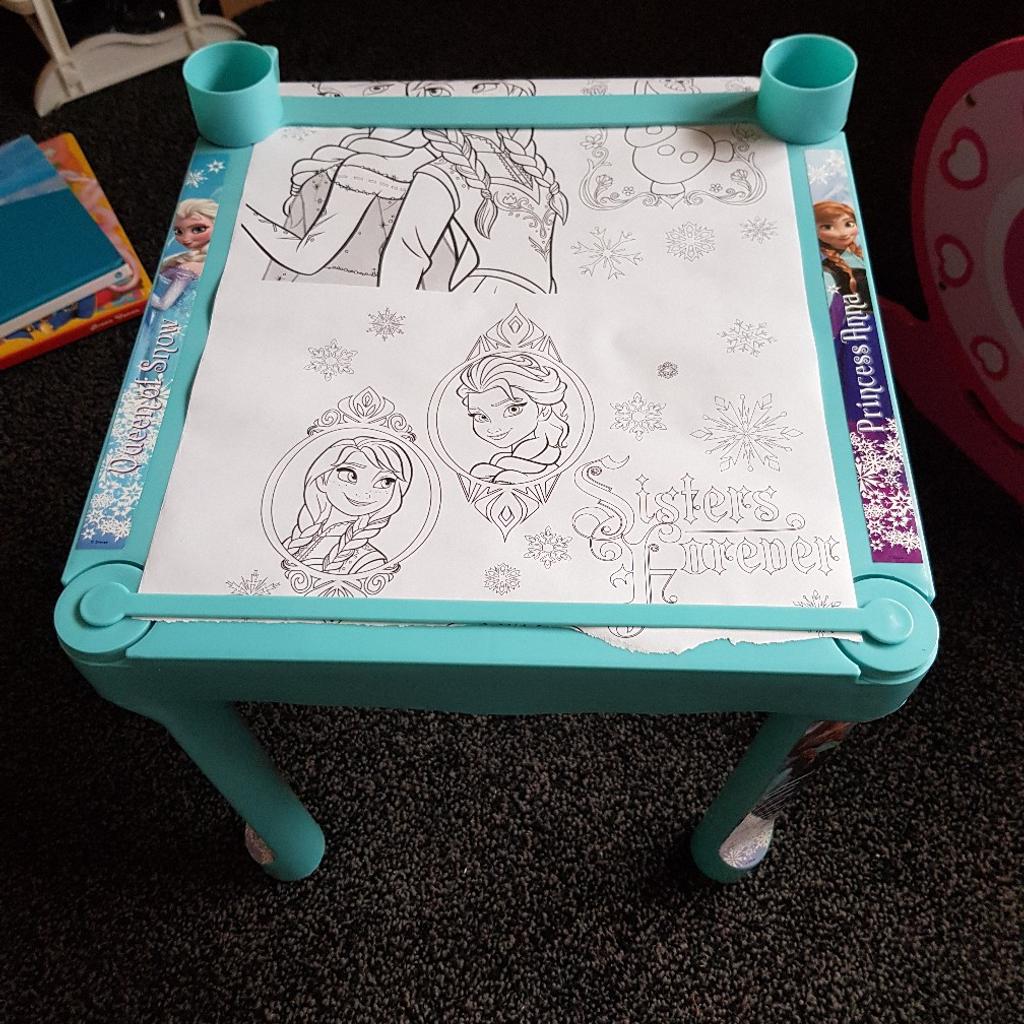 Frozen colouring table in WV11 Wolverhampton für 5,00 £ zum Verkauf | Shpock DE