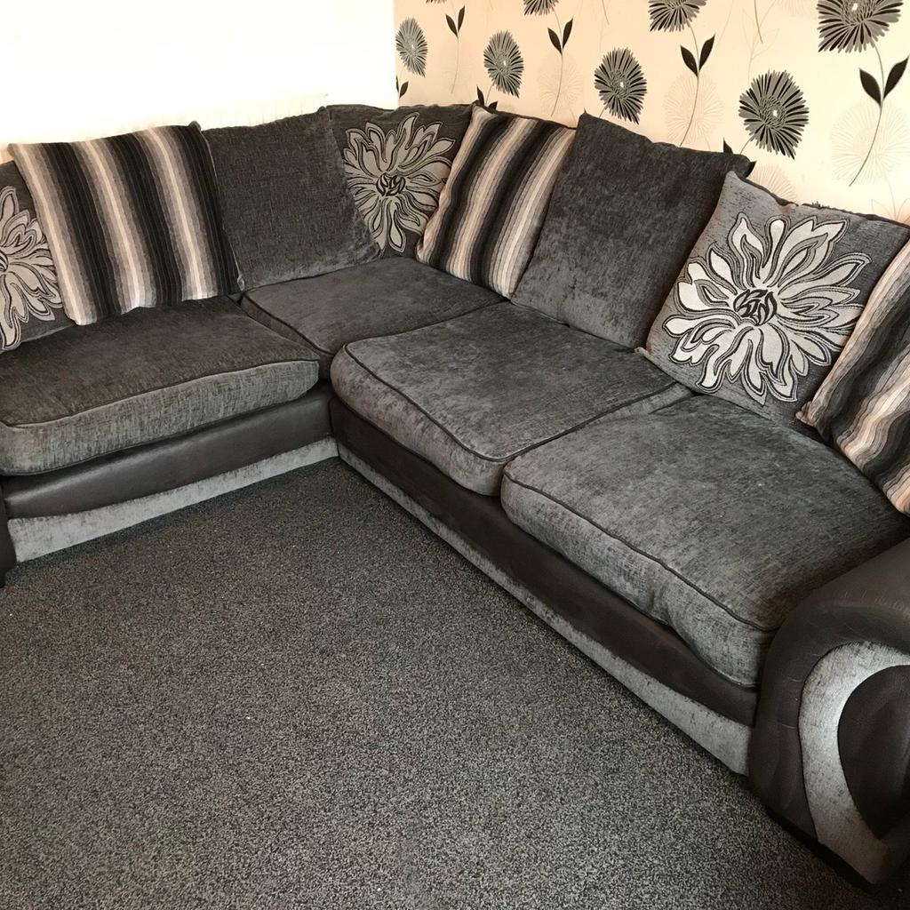Sofa and swivel chair in CV5 Coventry für 100,00 £ zum Verkauf Shpock DE