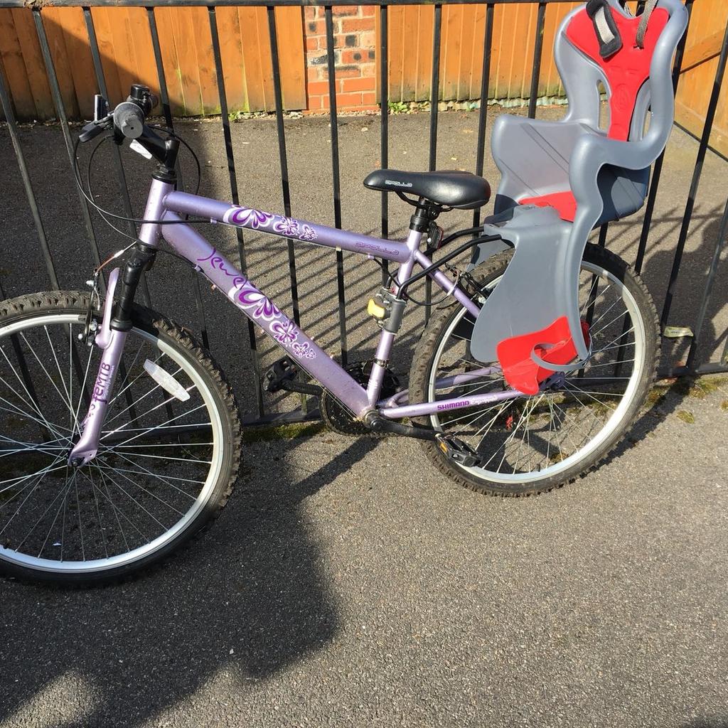 Womans bike with child seat in L9 Liverpool für £ 55,00 zum Verkauf